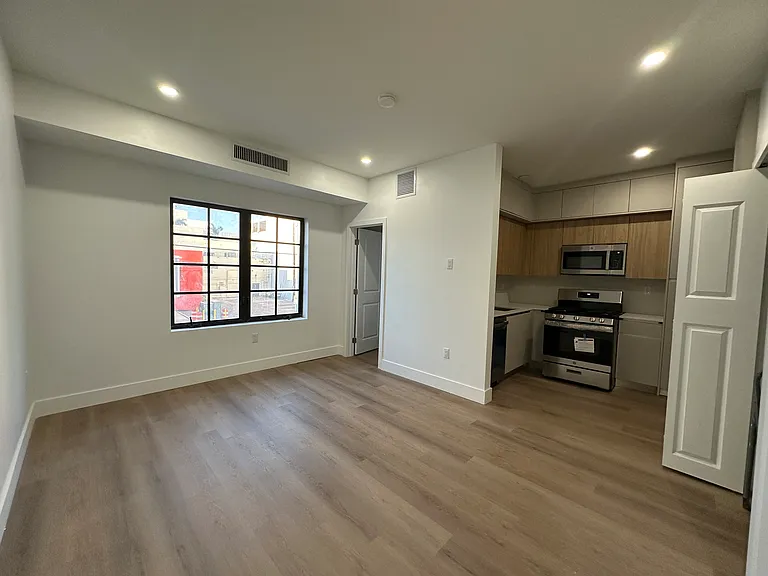 1619 Jefferson Ave #6 — Photo 8