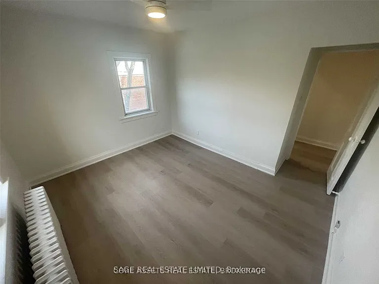 1083 Avenue Rd #4 — Photo 26