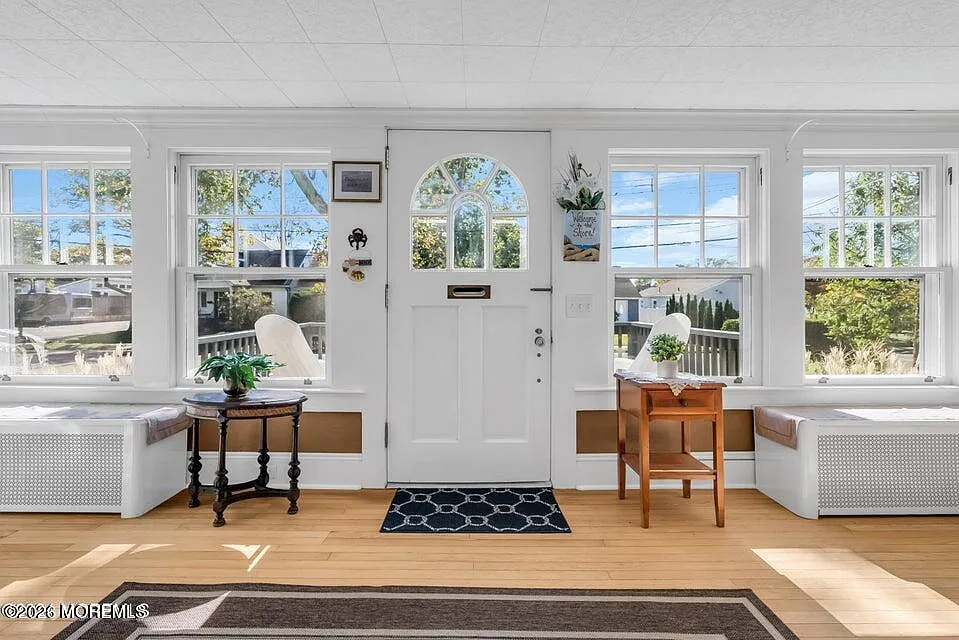 4 bed, 1.5 bath, 2052 sqft, $2,400 — Photo 3