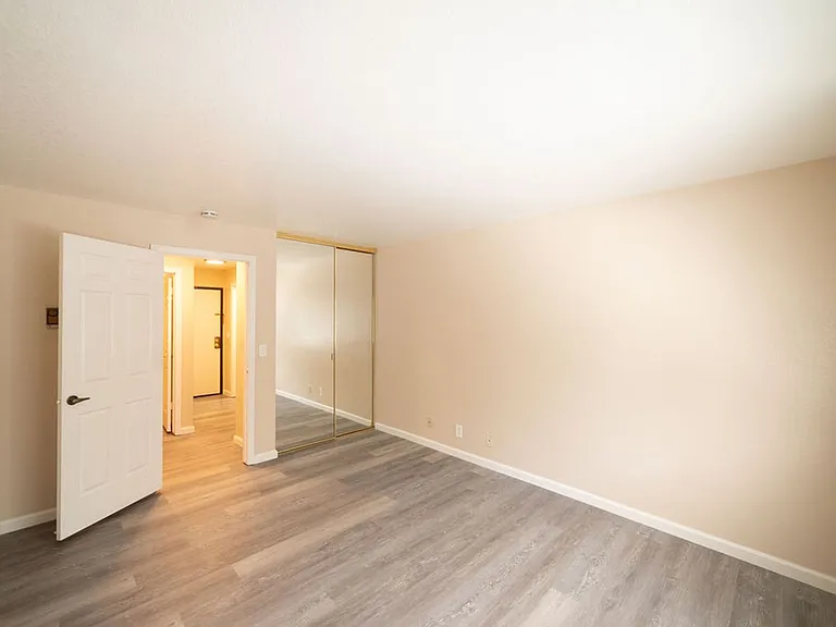 Beacon Hill Apartments — Photo 2