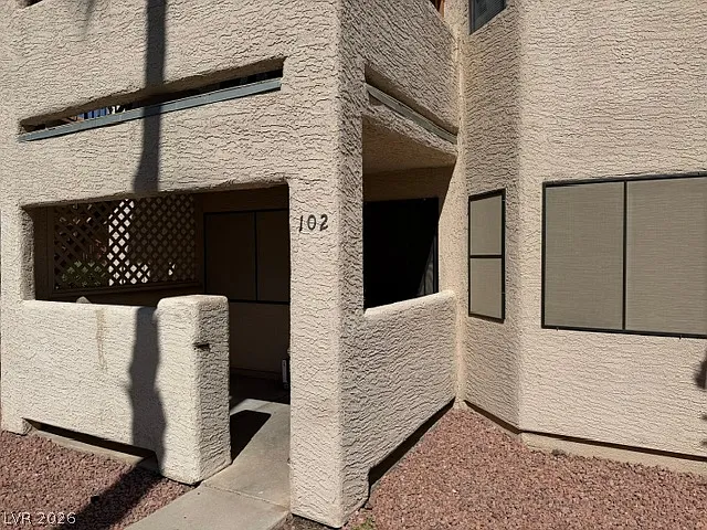 829 Rock Springs Dr #102 — Photo 2