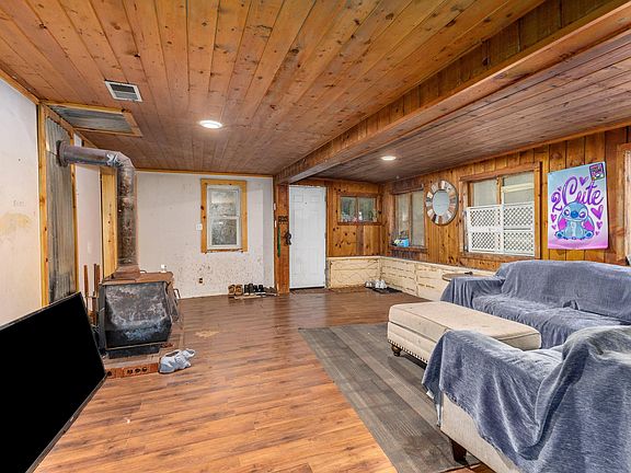 5th image of 9890 Fish Rd