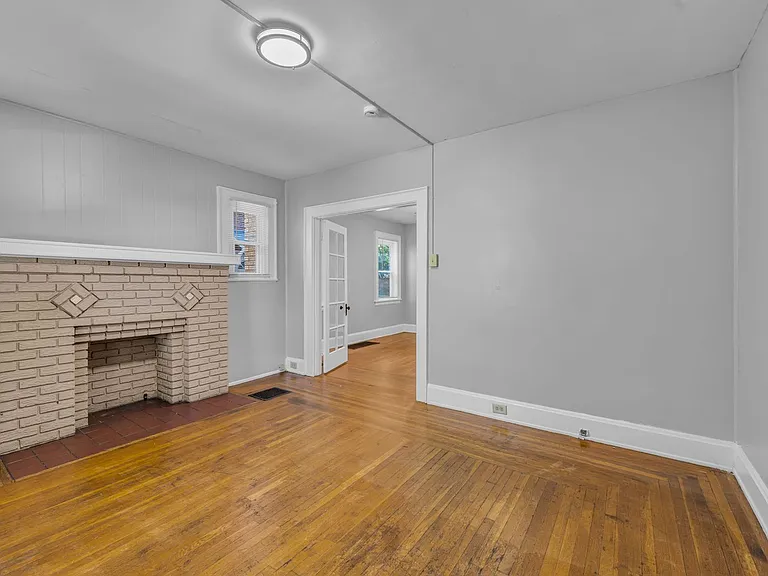 1026 Schiff Ave — Photo 4