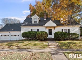 1911 21st St, Rock Island, IL 61201