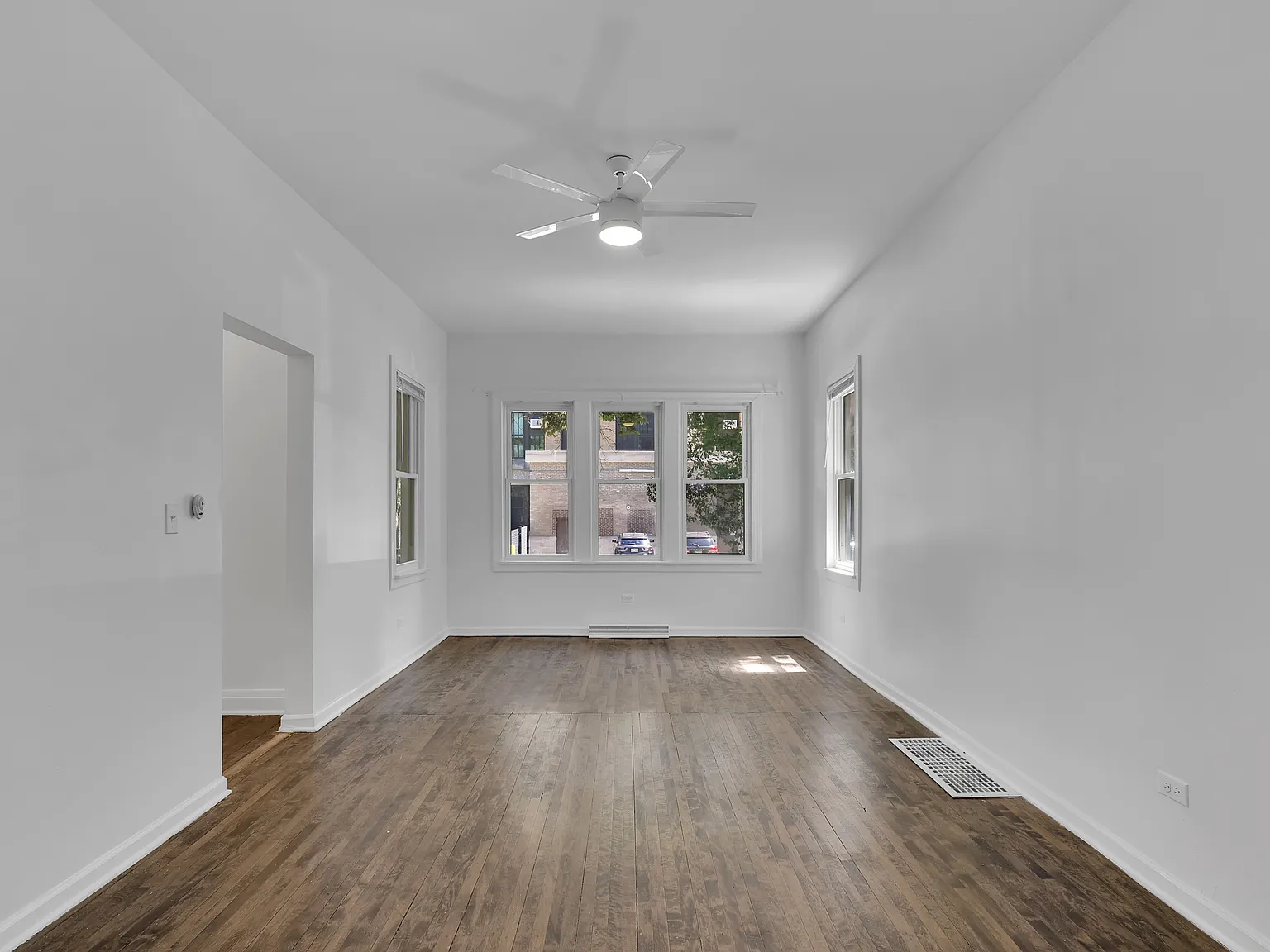 3846 N Troy St — Photo 1