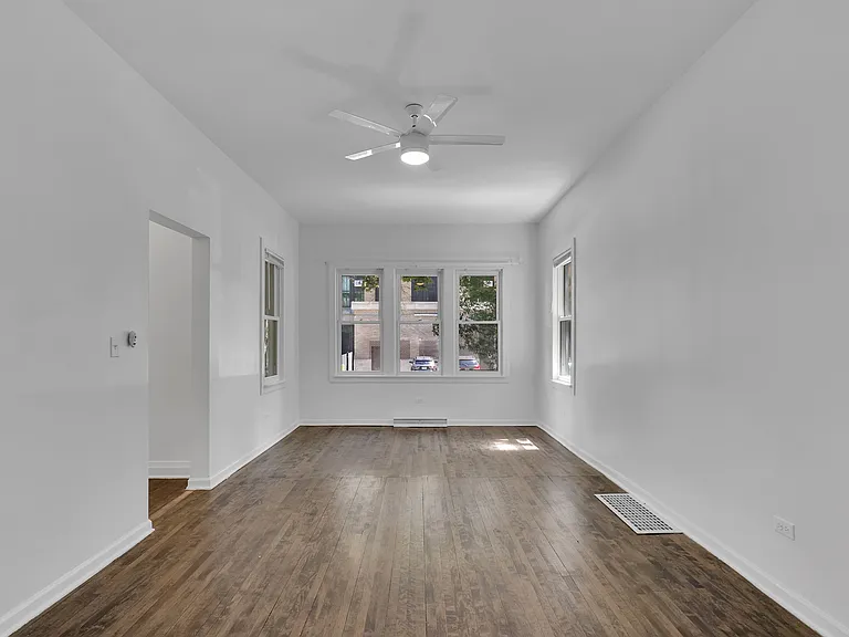 3846 N Troy St #1 — Photo 1