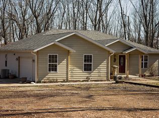 640 Woodpecker Rd, Reeds Spring, MO 65737