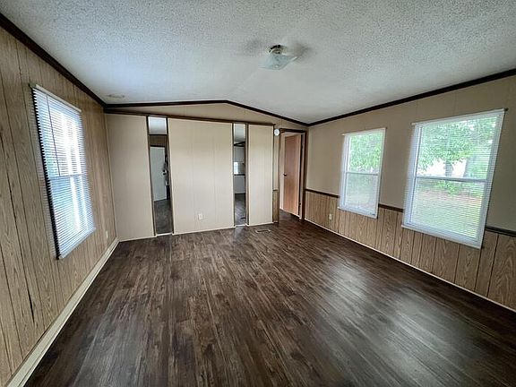 4th image of 300 Ricks Rd