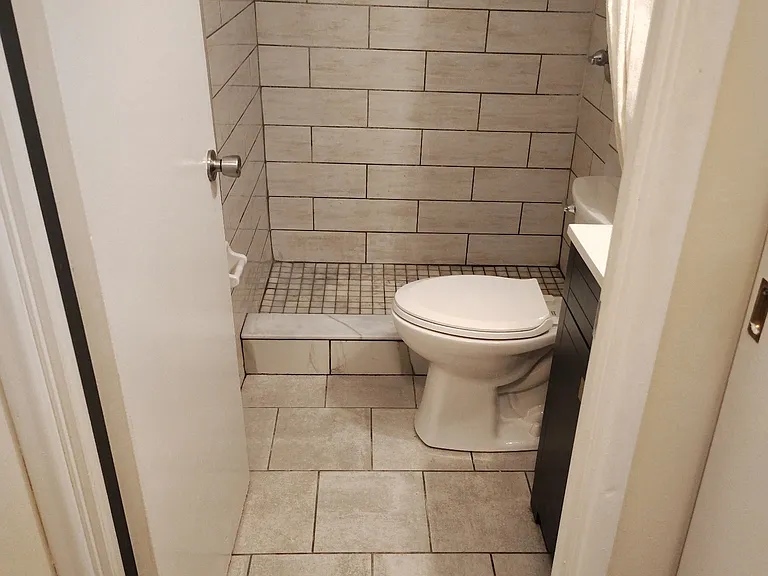 4326 Hamilton Ave #8 — Photo 14