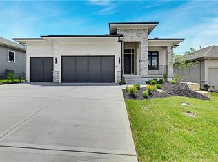 22117 W 94th Ter, Lenexa, KS 66220