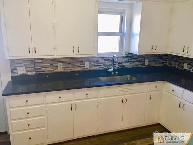 2 bed, 1.0 bath, $2,400 — Photo 4
