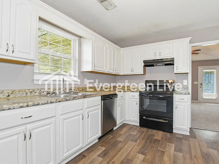 15988 Stone Ridge Cir — Photo 6