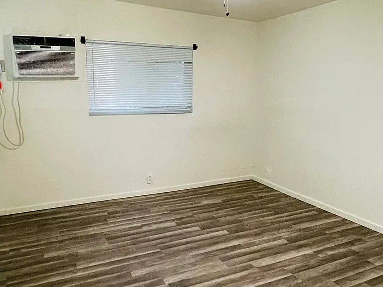2408 Wulff Ln #9 — Photo 5