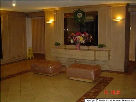 4th image of 40 Wellington Ct APT 1H