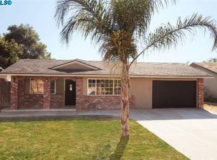 1043 Sindlinger St, Lindsay, CA 93247