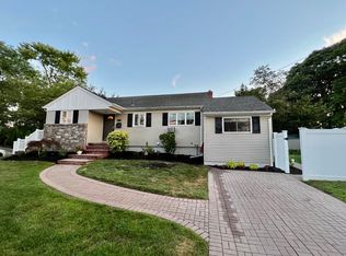 163 Block Blvd, Massapequa Park, NY 11762