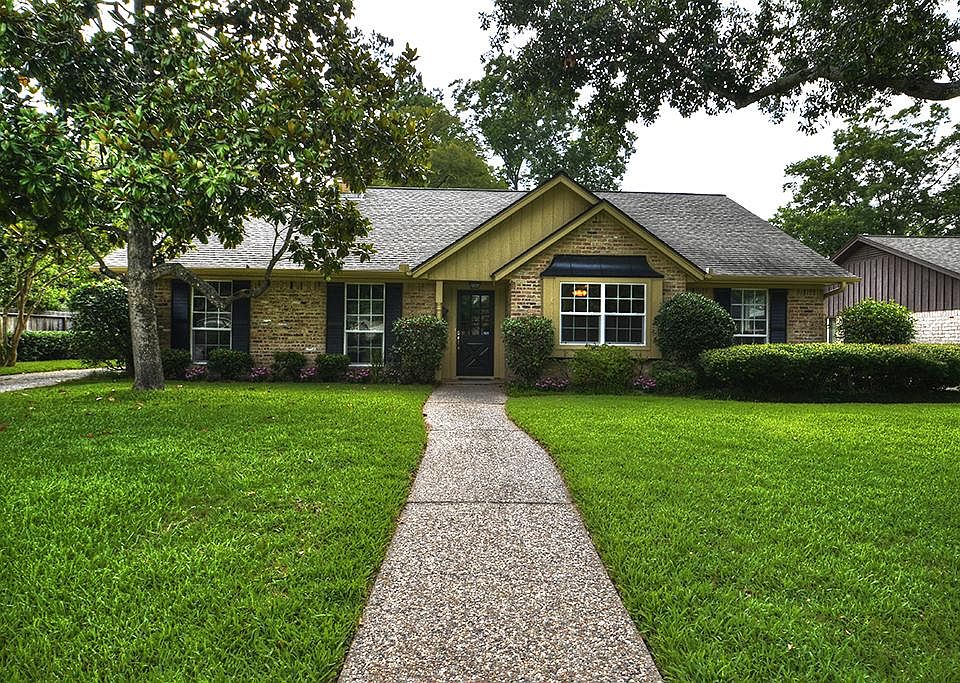 1st image of 530 Ashford Forest Dr