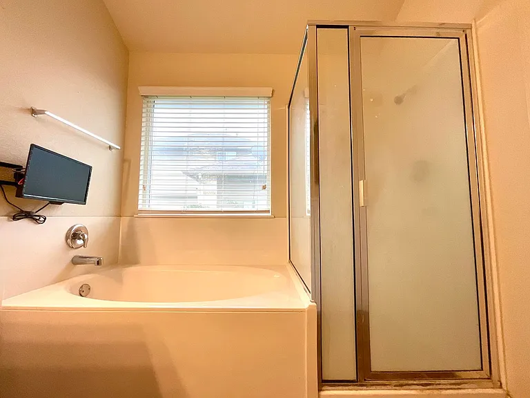 1058 Stone Br — Photo 20