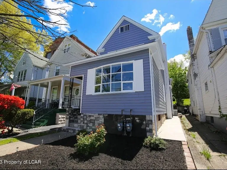 838 S Franklin St #1 — Photo 1