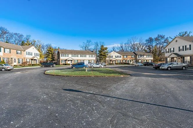 2 bed, 1.5 bath, 1000 sqft, $1,700 — Photo 3