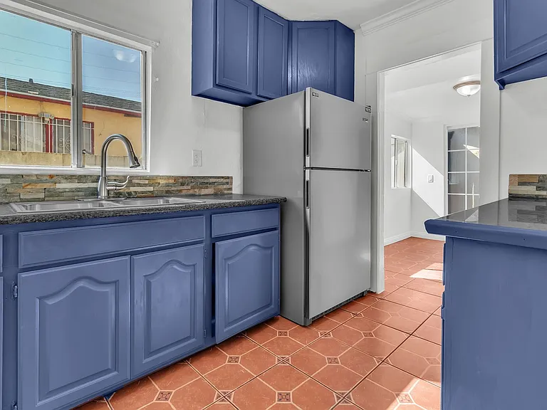 2819 Exposition Pl — Photo 18
