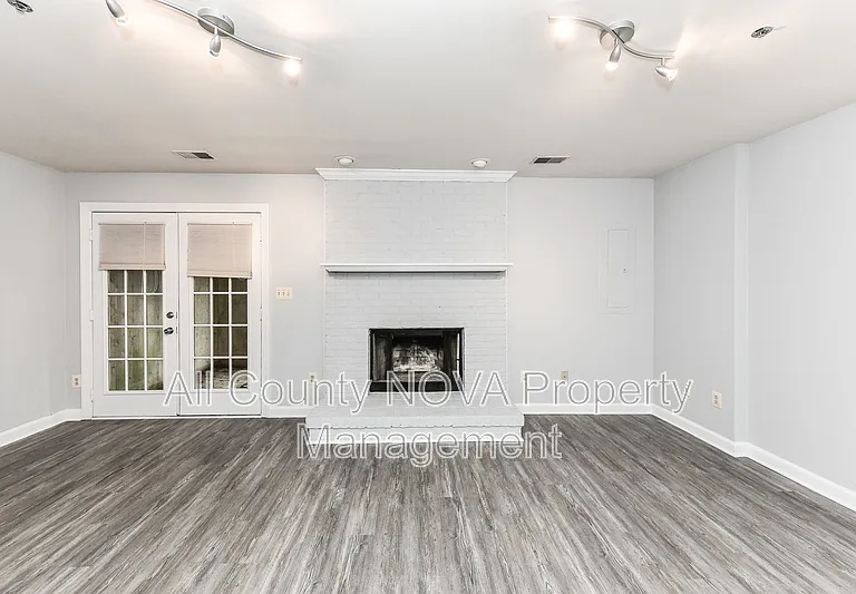 6006 Kelsey Ct — Photo 23