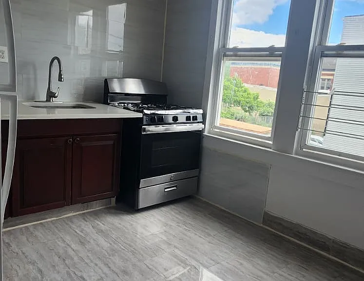 249 Avon Ave — Photo 1