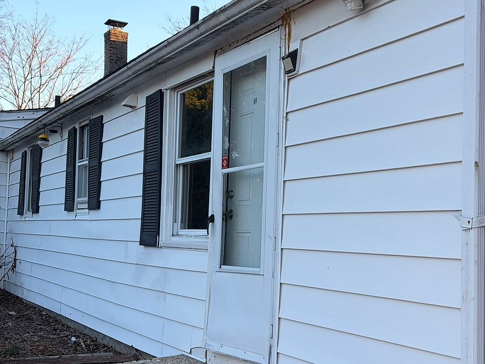1st image of 180 Wessels Ave #180
