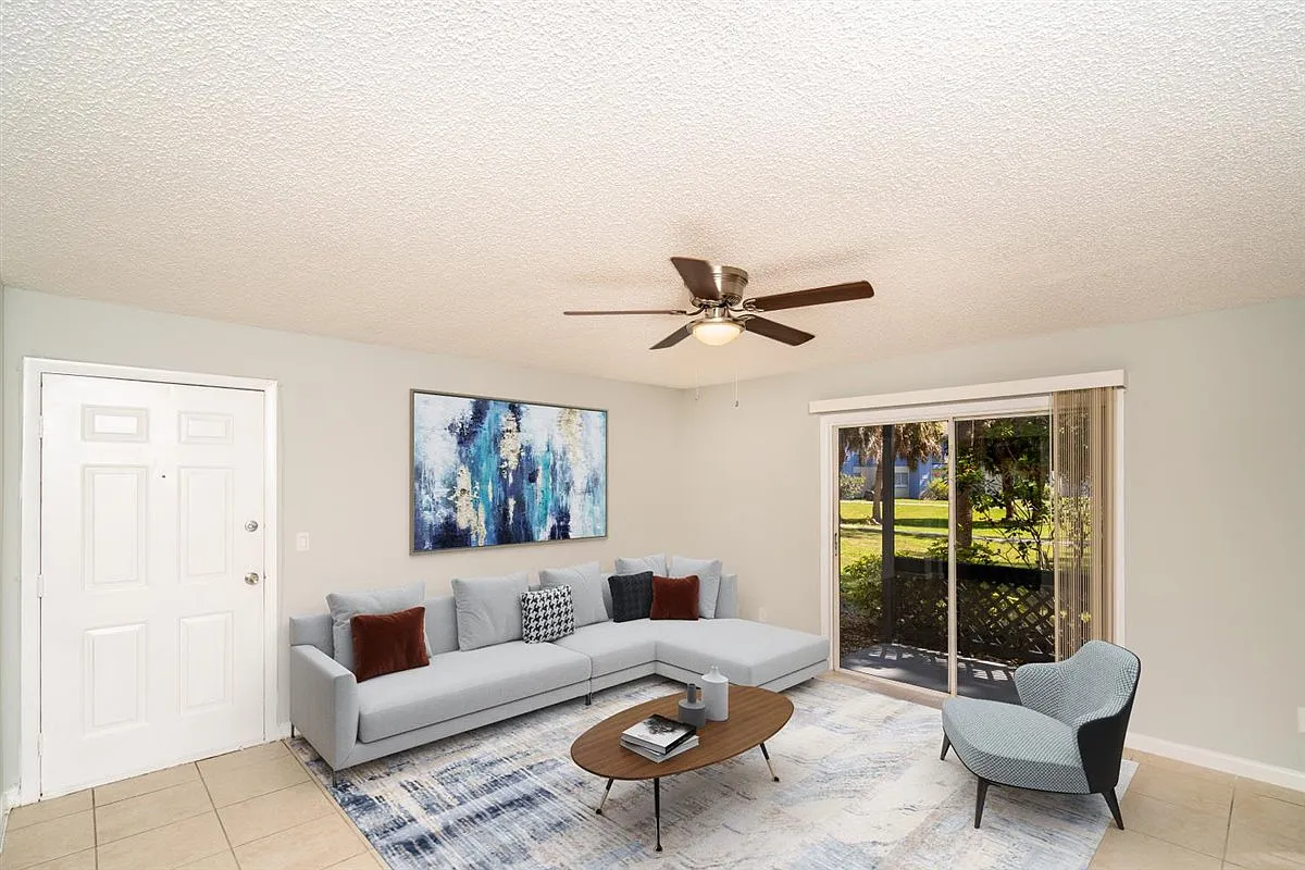 2 bed, 972 sqft, $1,595 — Photo 1