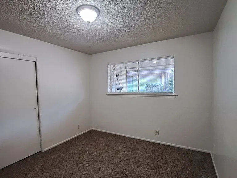 132 W Dayton Ave — Photo 10