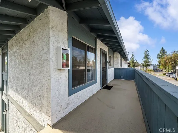 871 W 13th St APT 4, Azusa, CA 91702