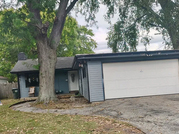 728 W Maple Ave, Mundelein, IL 60060
