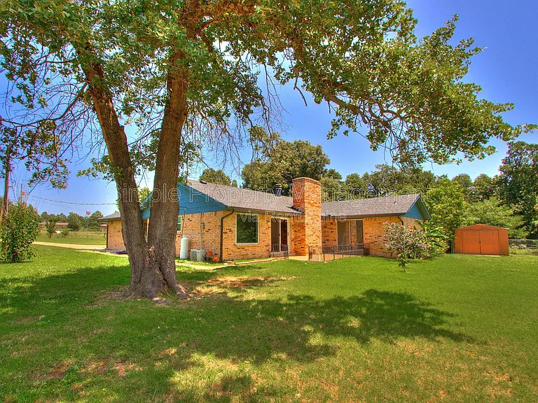 18916 Dave Dr — Photo 32