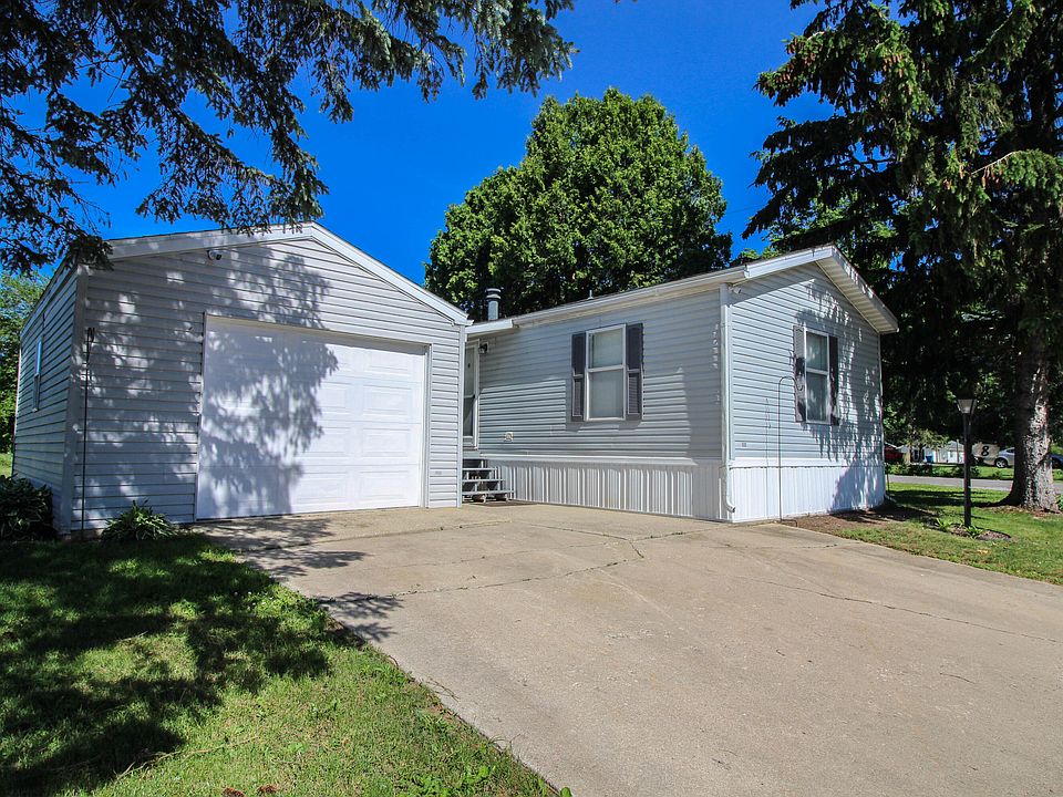1st image of 400 E South St Lot 8