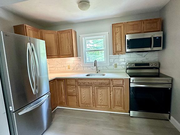 5th image of 33 Prospect St