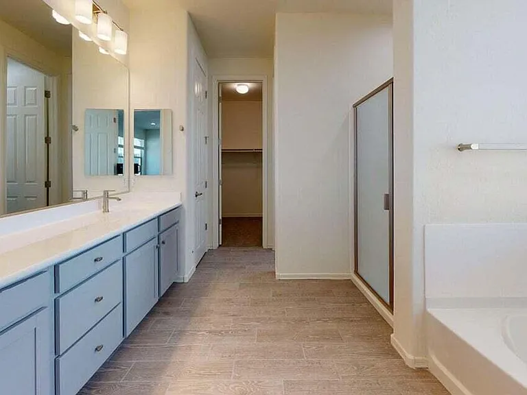 1107 S Vine St — Photo 22