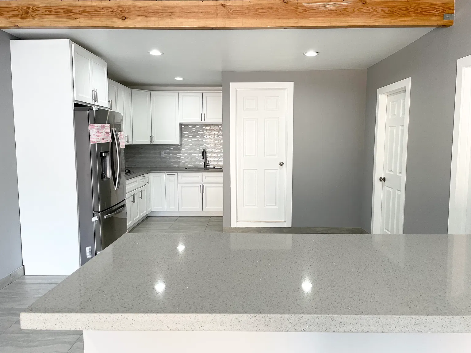 3 bed, 450 sqft, $3,350 — Photo 2