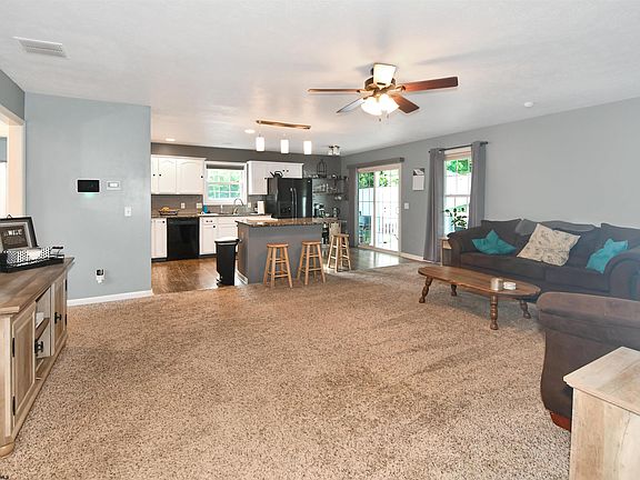 5th image of 436 Oakmont Ct