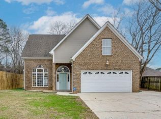 8220 Oak Dr, Chattanooga, TN 37421