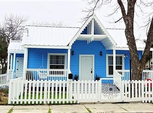 211 N Park St, Uvalde, TX 78801