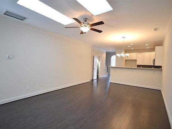Living area with breakfast nook