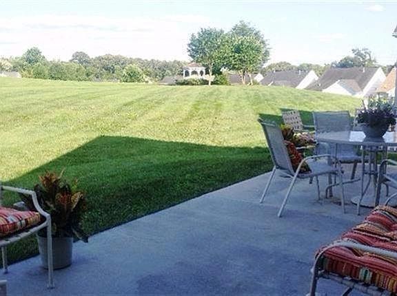 3rd image of 225 Legacy Oaks Cir