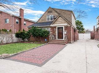 58-07 210th St, Bayside, NY