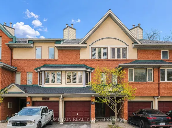 2828 Richmond Rd #24, Ottawa, ON K2B 8S1