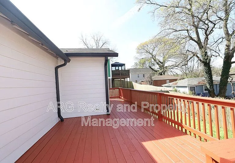 1095 Ira St SW — Photo 8