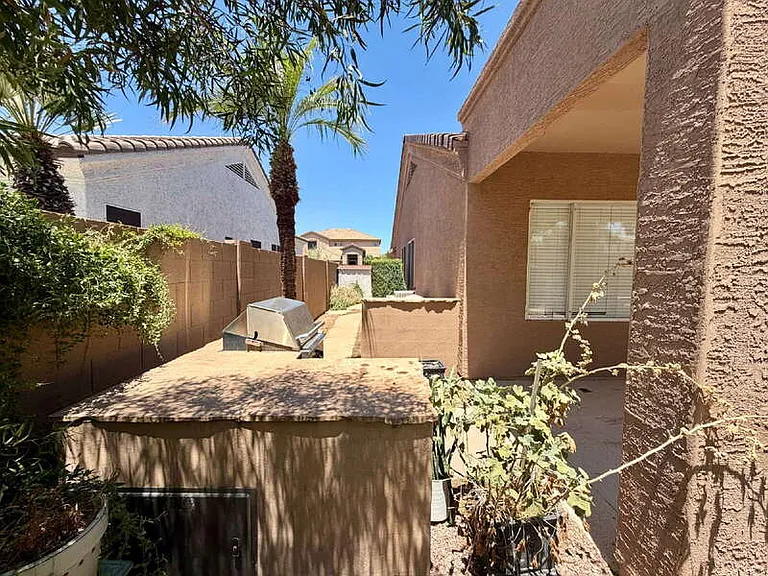 885 W Aloe Pl — Photo 25