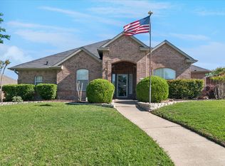 1613 Mayflower Dr, Carrollton, TX 75007