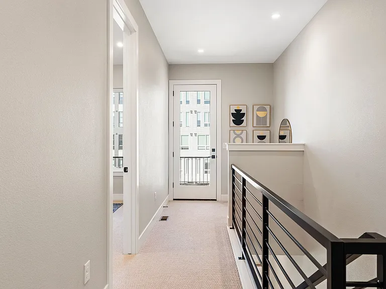 A Line Townhomes Central Park — Photo 18