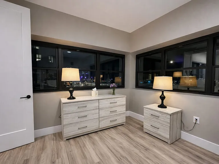 90 N Swan St #302 — Photo 9