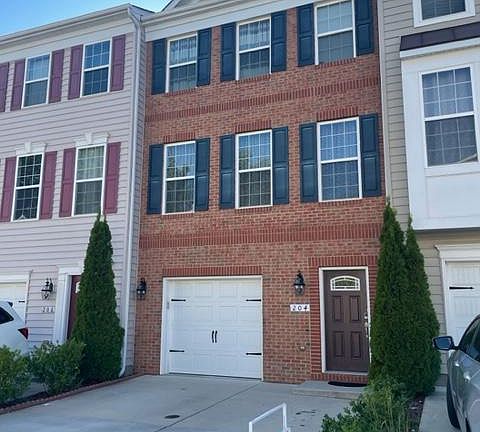 3rd image of 204 Hidden Brook Dr